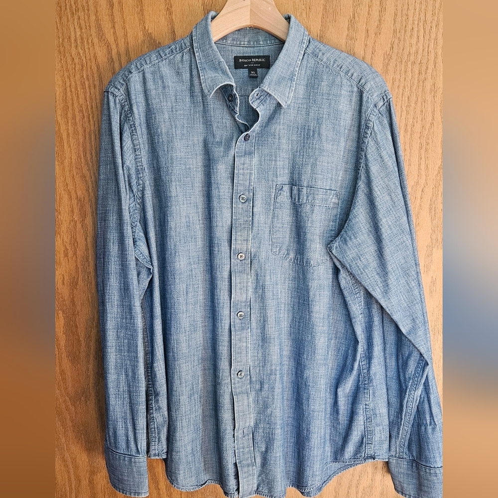 Men's Banana Republic Blue Denim Shirt